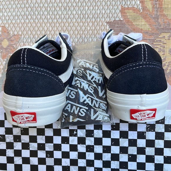 Vans Men’s Skate Old Skool
Wrapped Dark Navy
VN0A5FCBDNV
Sneakers - Picture 14 of 16